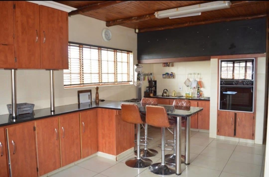 5 Bedroom Property for Sale in Doringkruin North West